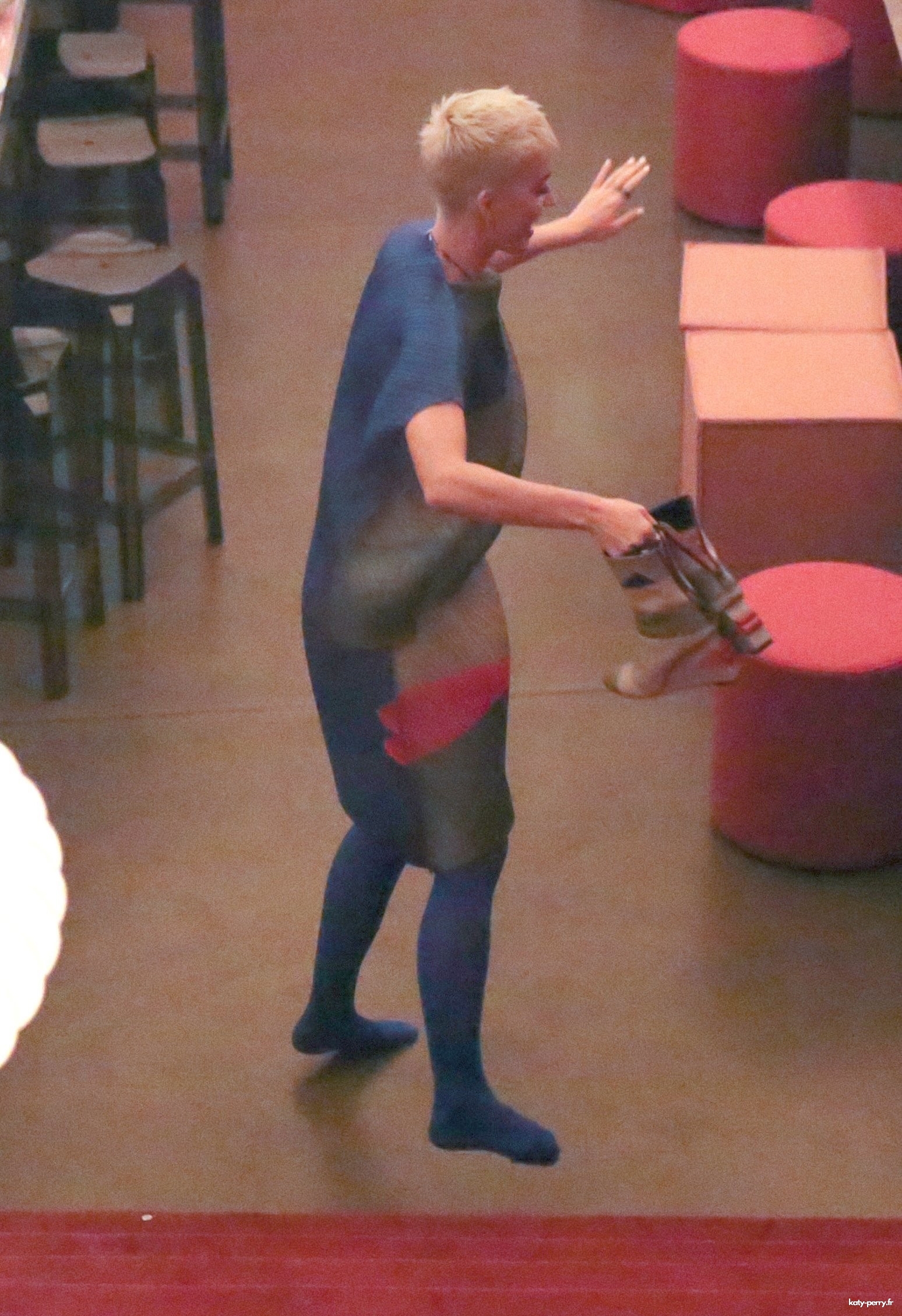 010.jpg