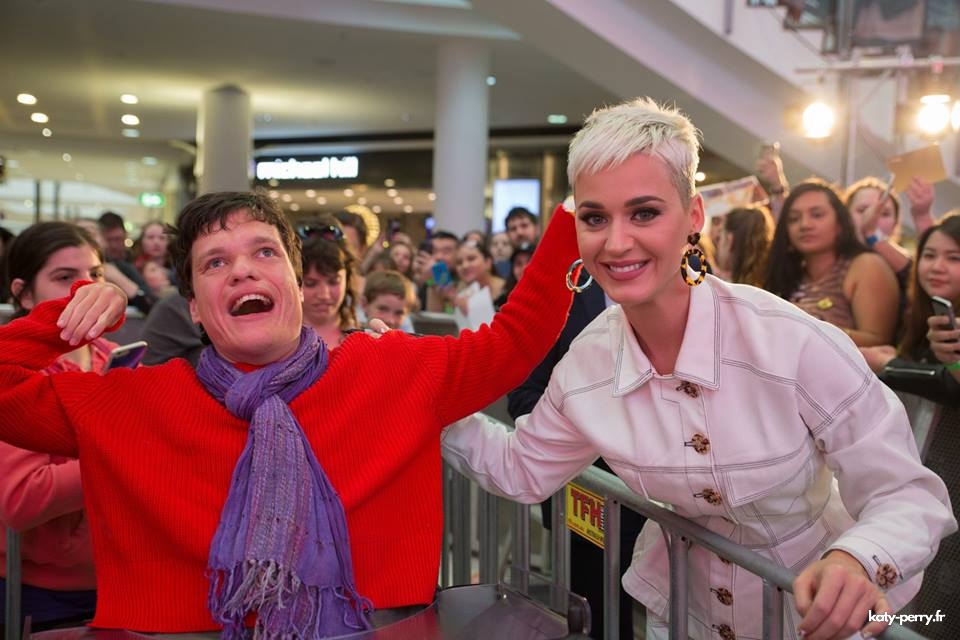043.jpg