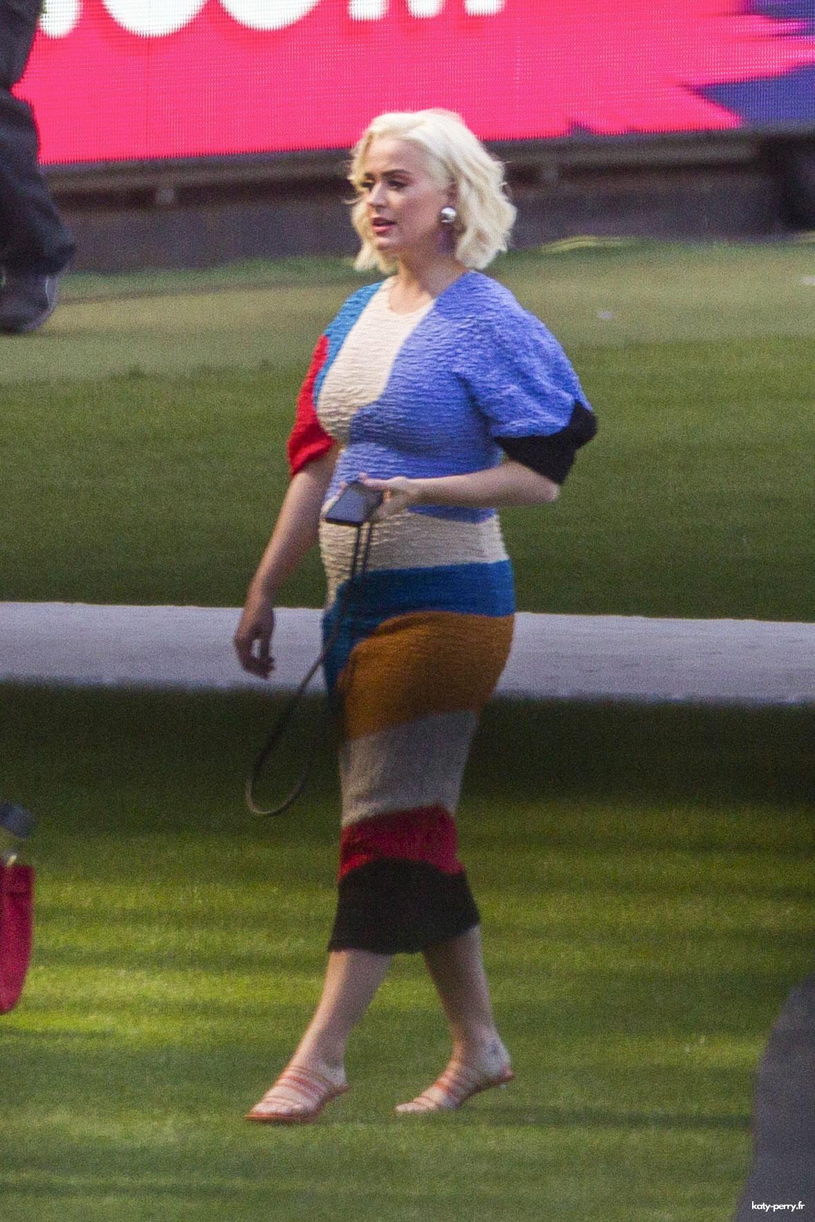 103.jpg