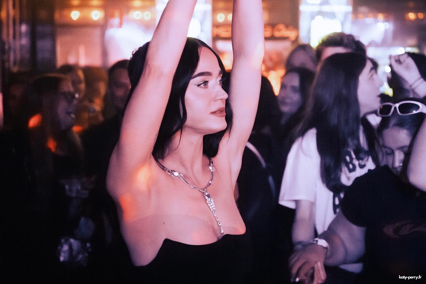 011.jpg