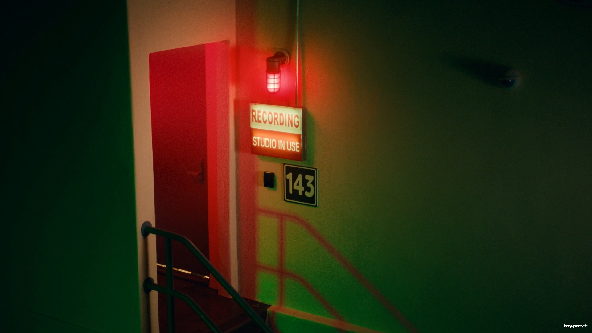 001.jpg