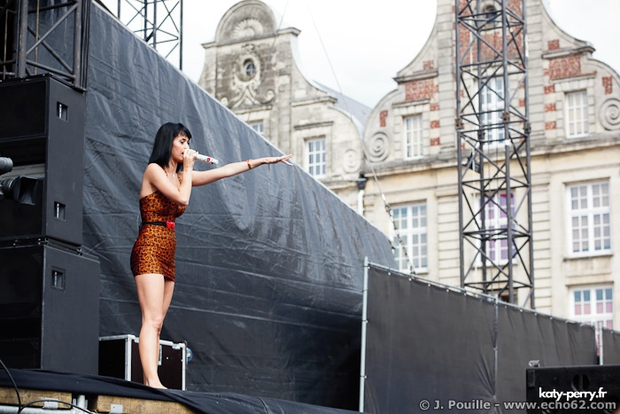 057.jpg