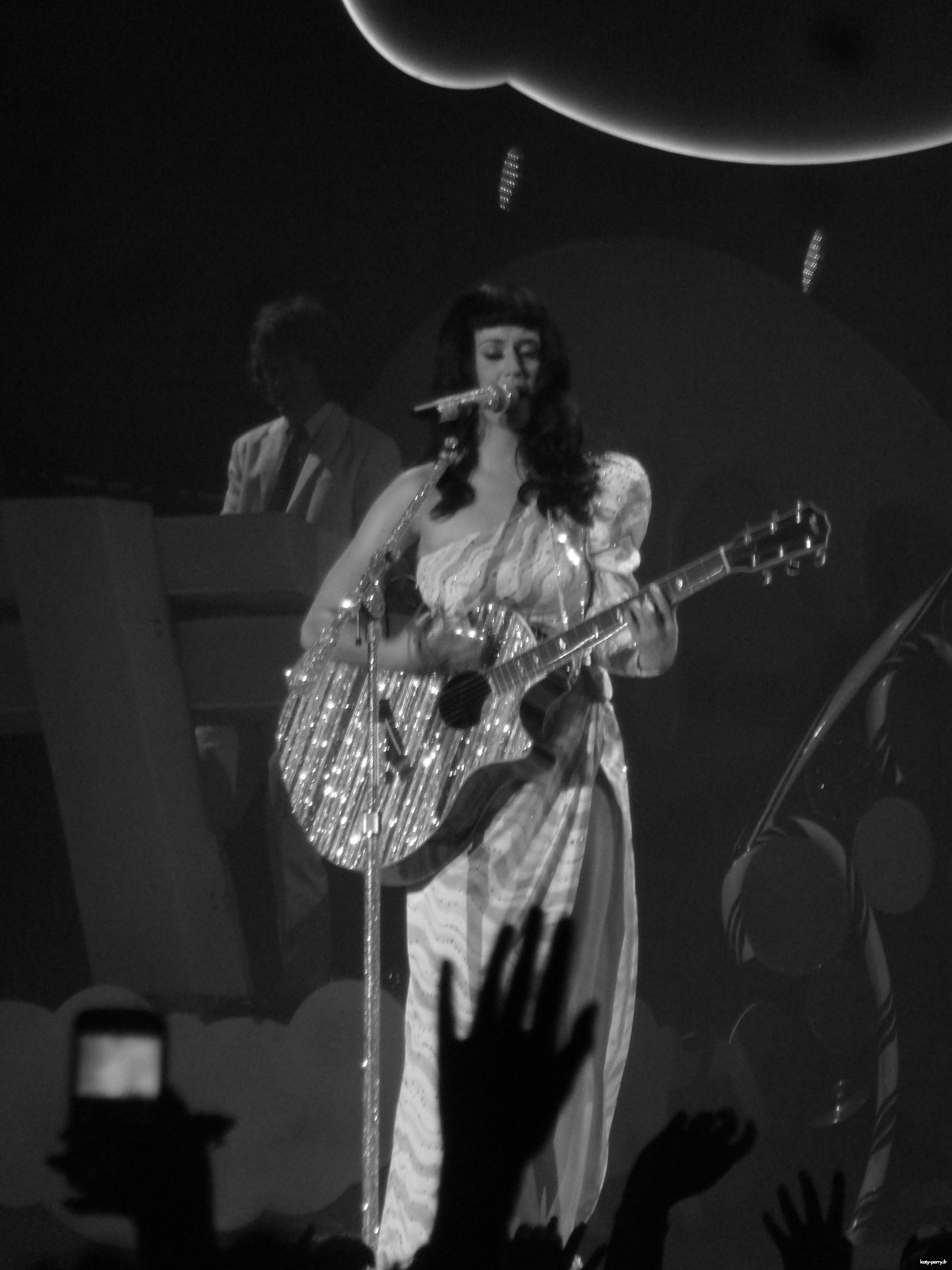 143.jpg