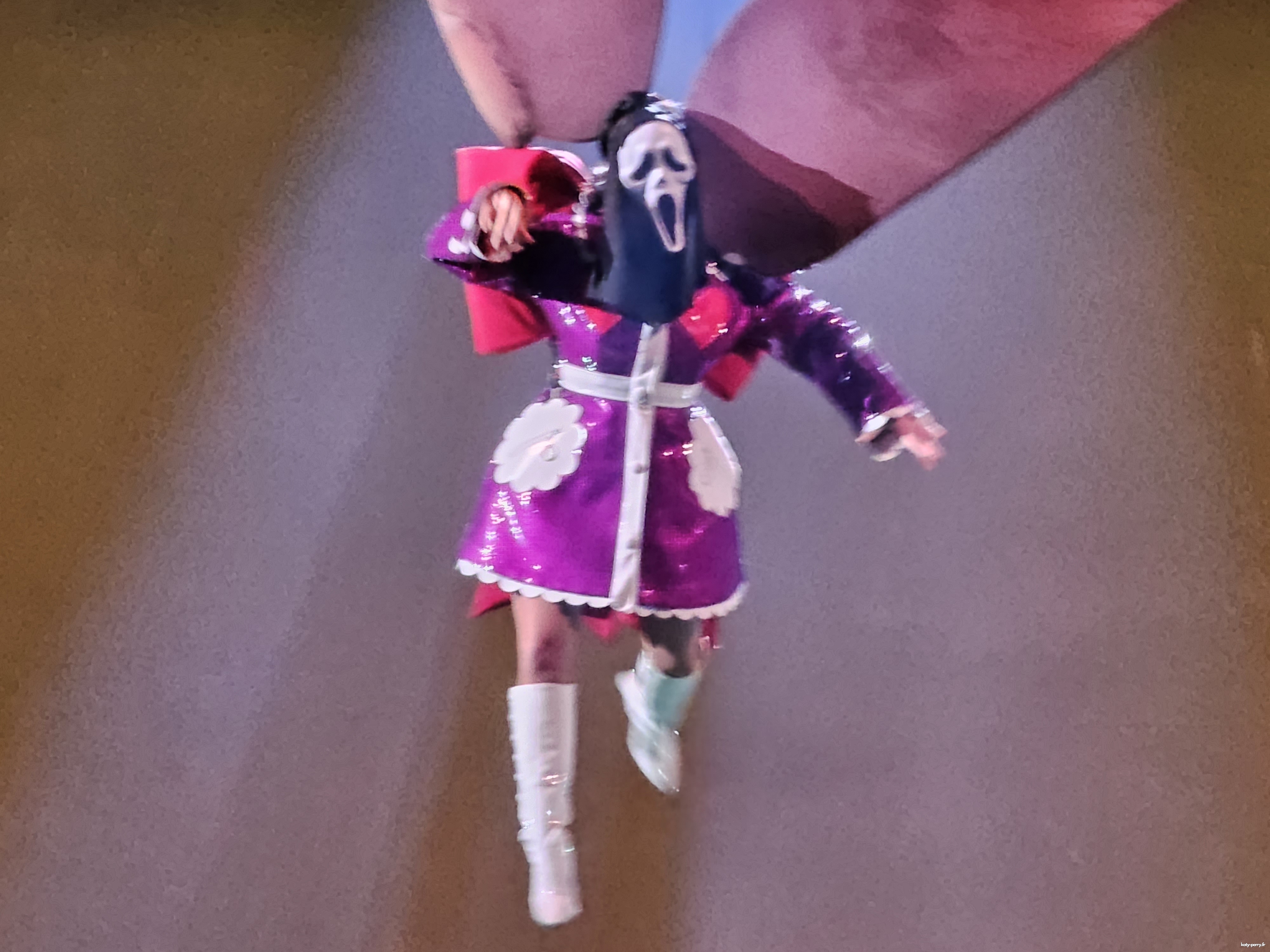 002.jpg