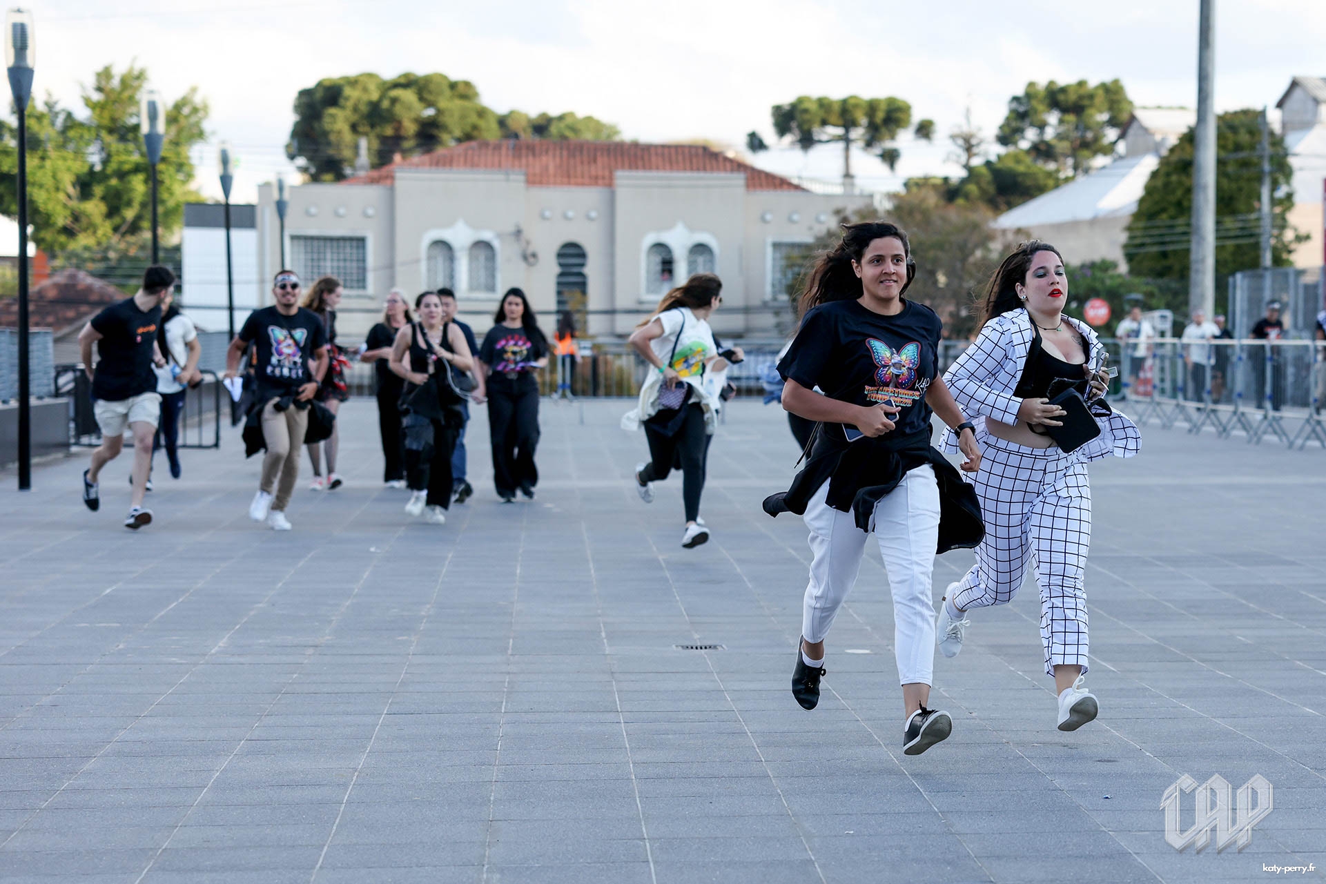 058.jpg