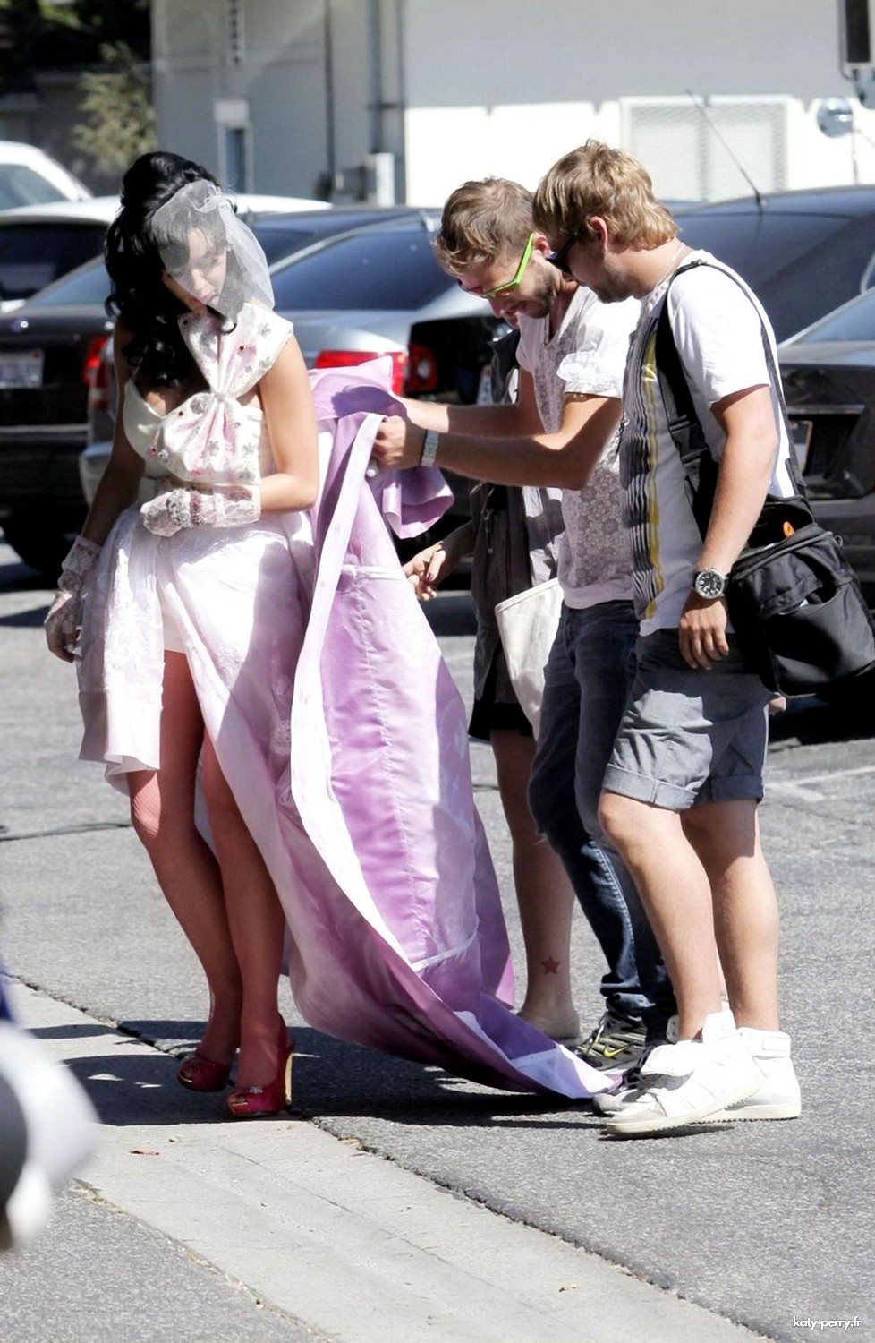 002.jpg