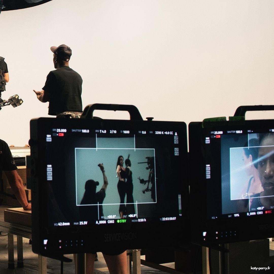 002.jpg 002.jpg