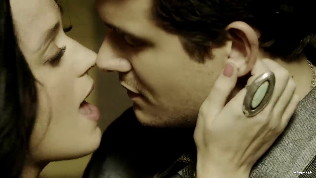 whoyoulove_00110.jpg whoyoulove_00110.jpg