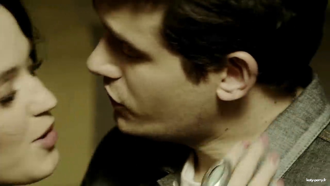 whoyoulove_00128.jpg whoyoulove_00128.jpg