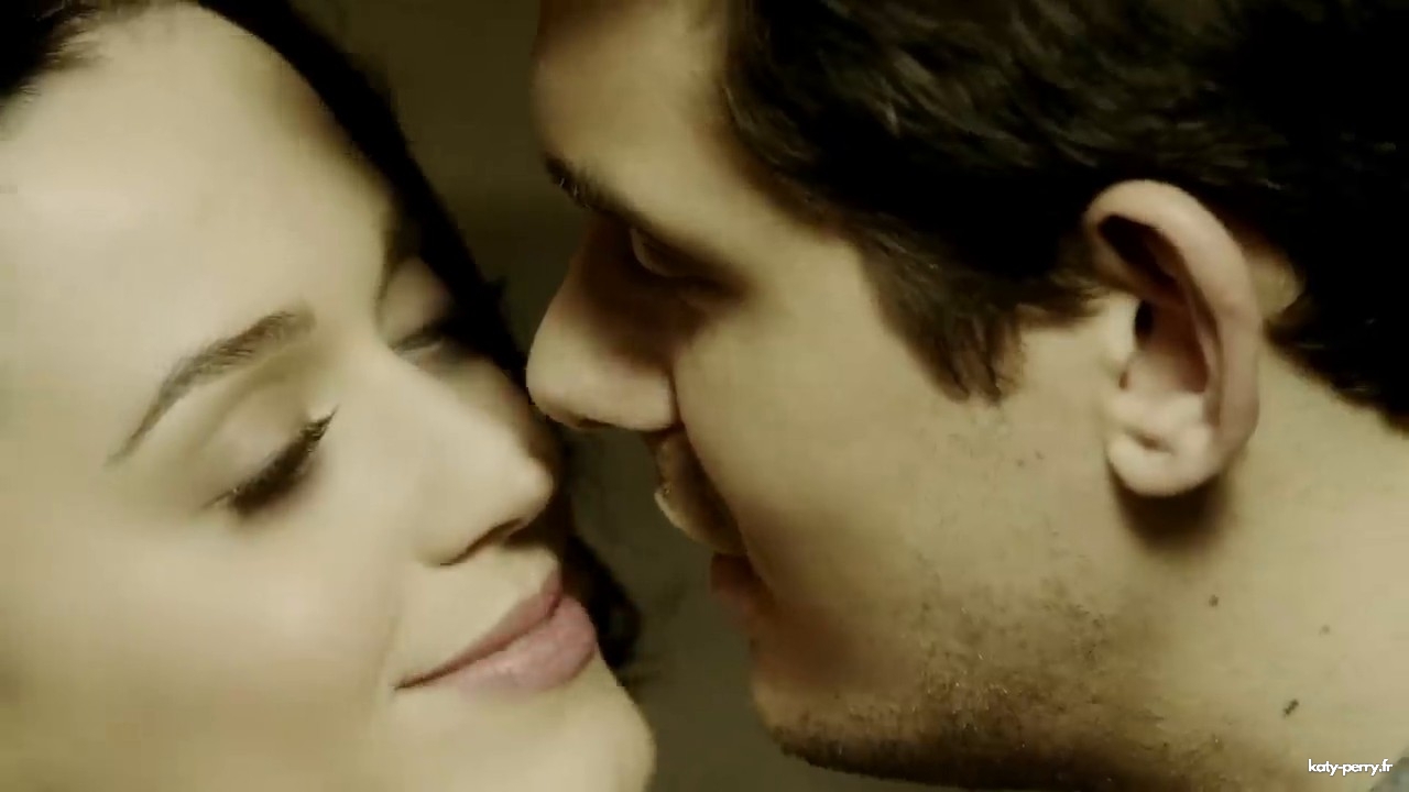 whoyoulove_00132.jpg whoyoulove_00132.jpg