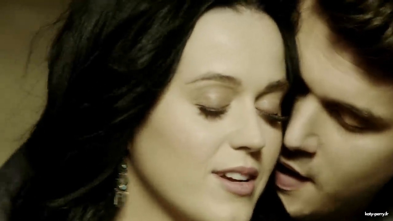 whoyoulove_00146.jpg whoyoulove_00146.jpg