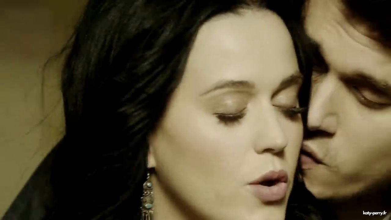 whoyoulove_00148.jpg whoyoulove_00148.jpg