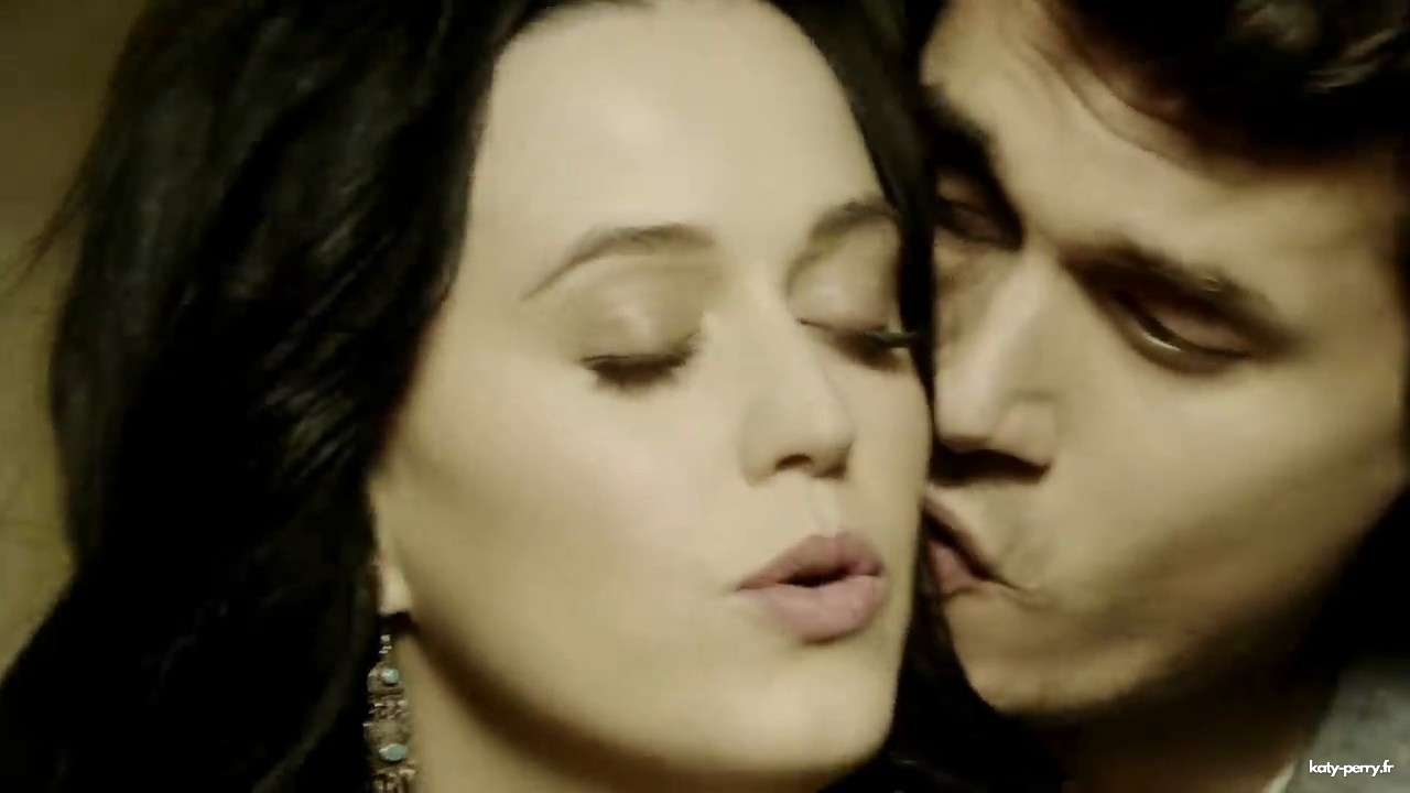 whoyoulove_00149.jpg whoyoulove_00149.jpg