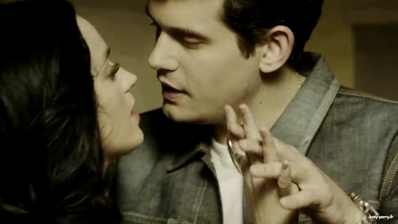 whoyoulove_00188.jpg whoyoulove_00188.jpg