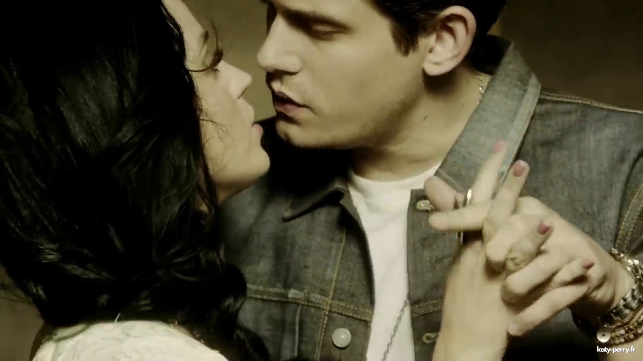 whoyoulove_00190.jpg whoyoulove_00190.jpg