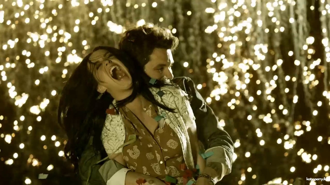 whoyoulove_00200.jpg whoyoulove_00200.jpg