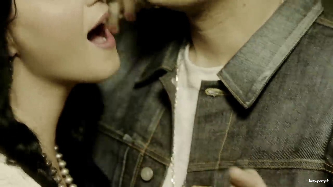 whoyoulove_00211.jpg whoyoulove_00211.jpg