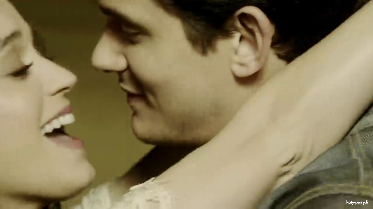 whoyoulove_00232.jpg whoyoulove_00232.jpg