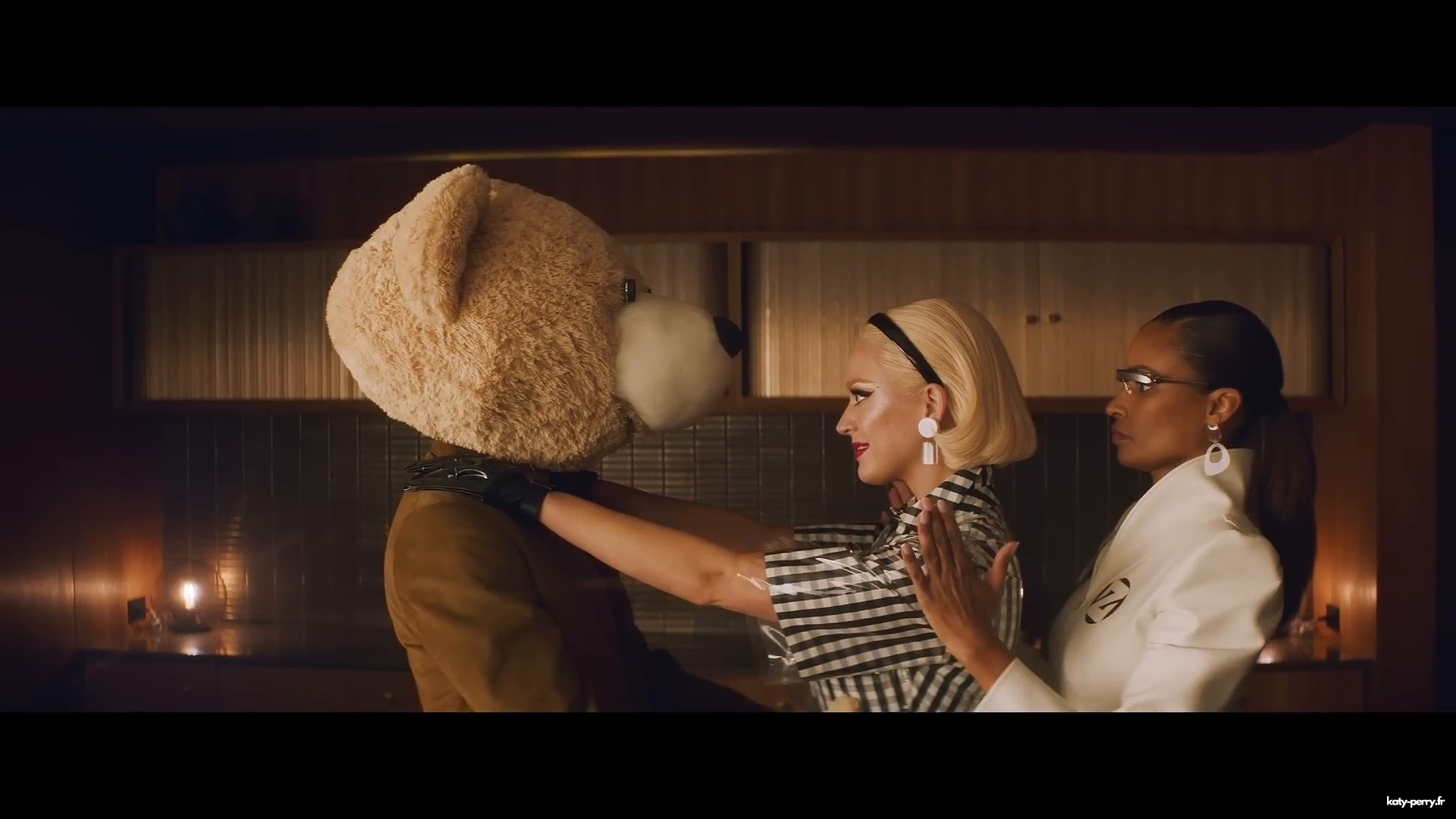 365clip_00076.jpg