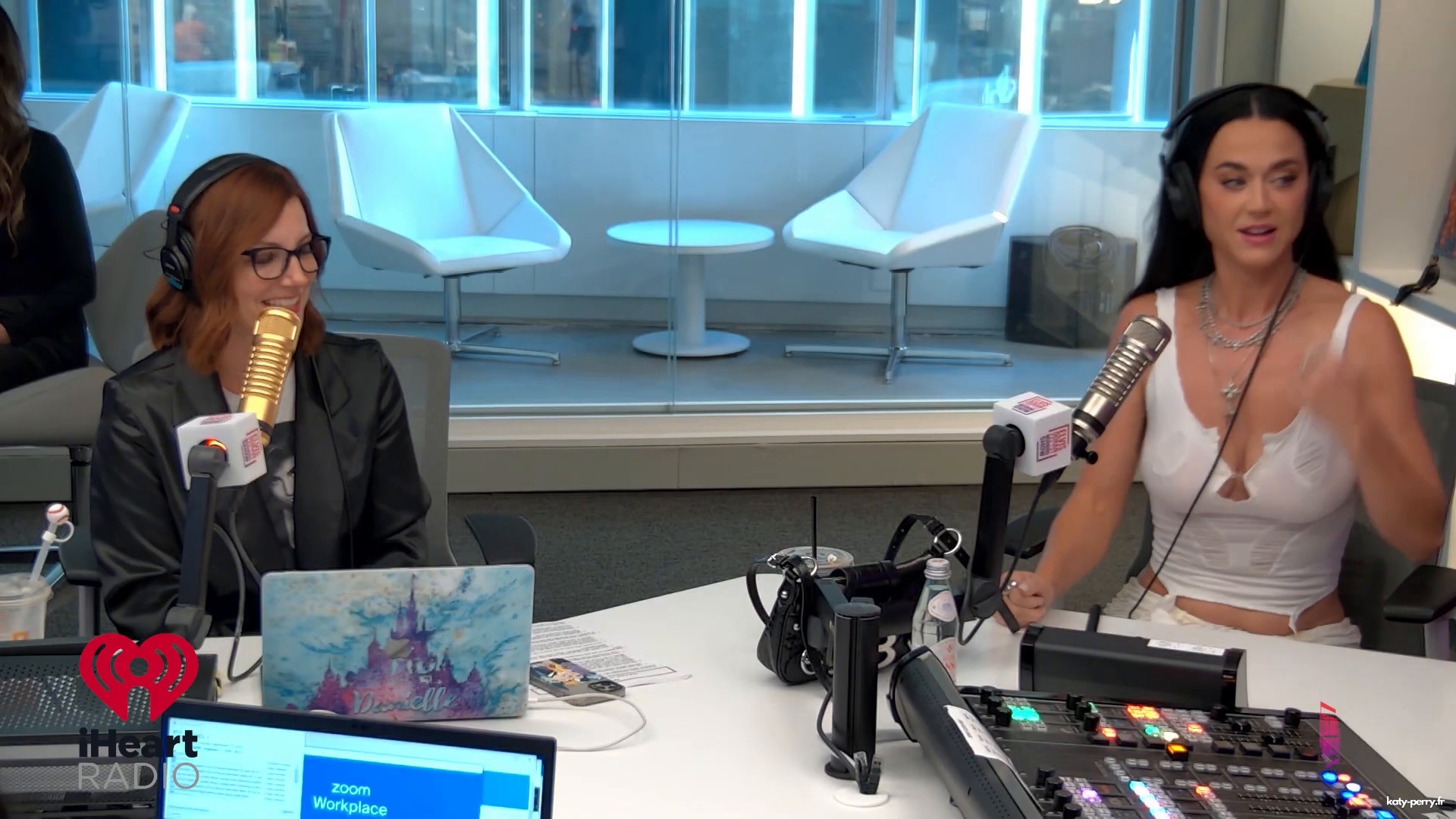 073.jpg