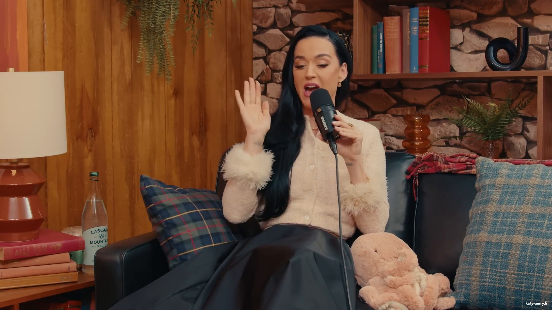 983.jpg